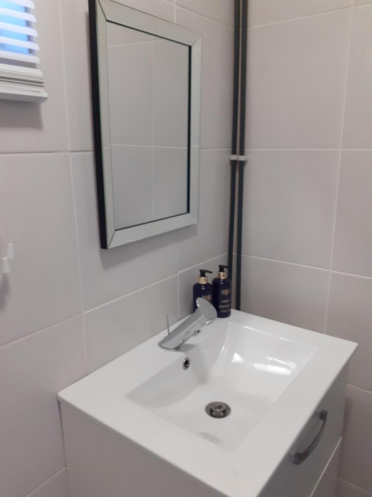 Wildberry Cottage Orgères-la-Roche المظهر الخارجي الصورة
