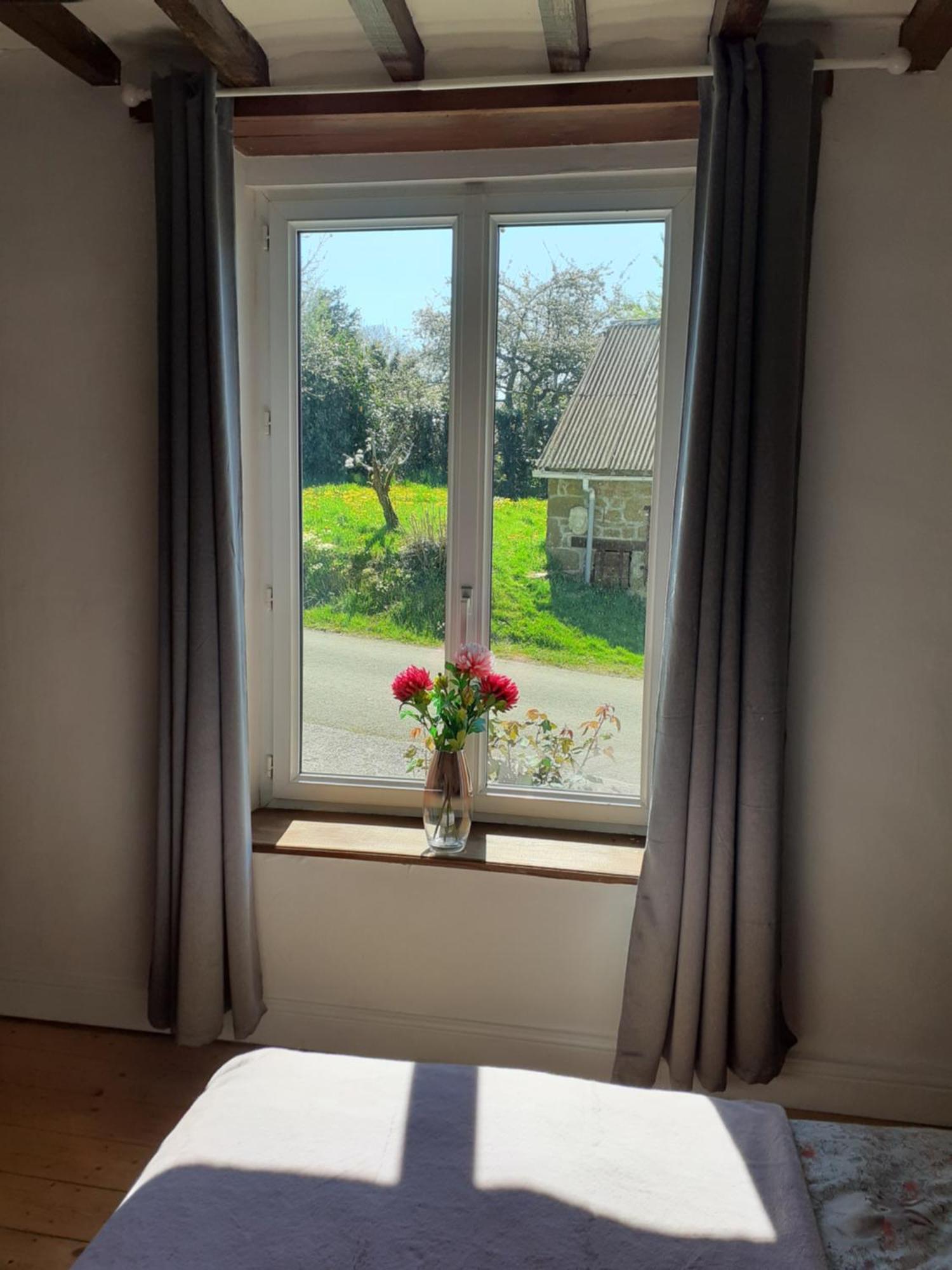Wildberry Cottage Orgères-la-Roche المظهر الخارجي الصورة