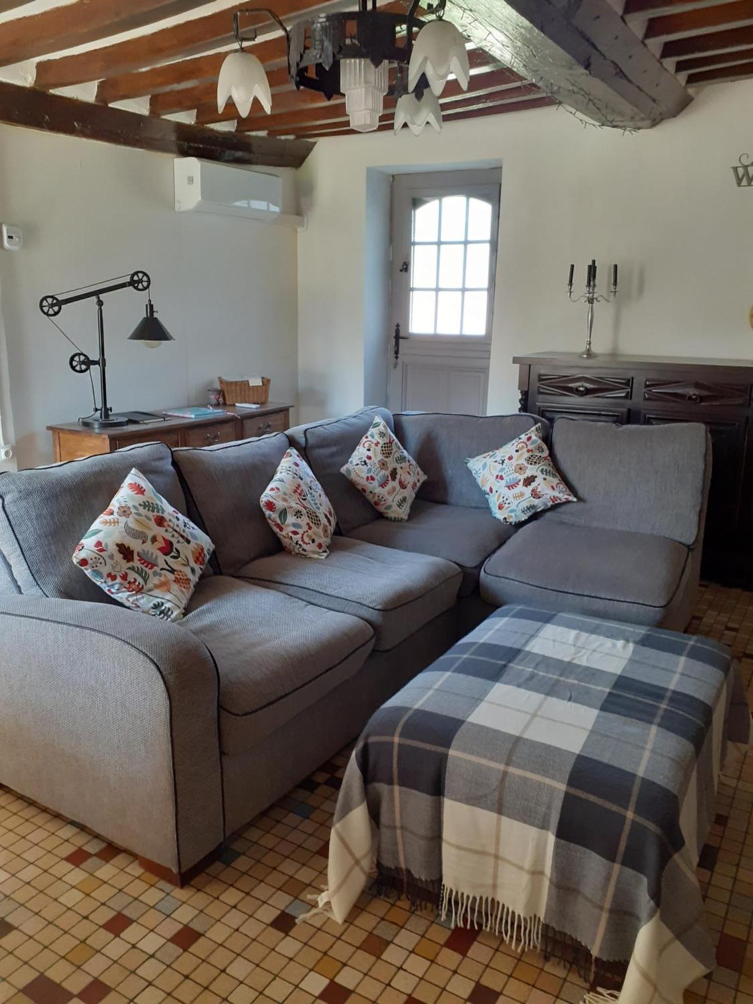 Wildberry Cottage Orgères-la-Roche المظهر الخارجي الصورة